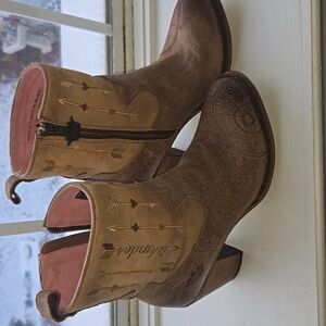 Junk Gypsy Boots Size 10